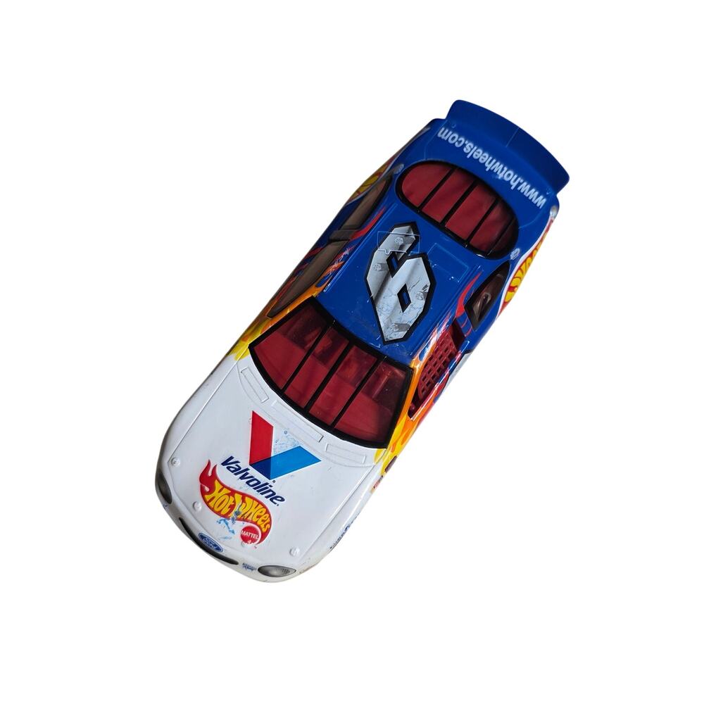 Mark Martin #6 Valvoline Hot Wheels Flames NASCAR Diecast 1:24 Loose